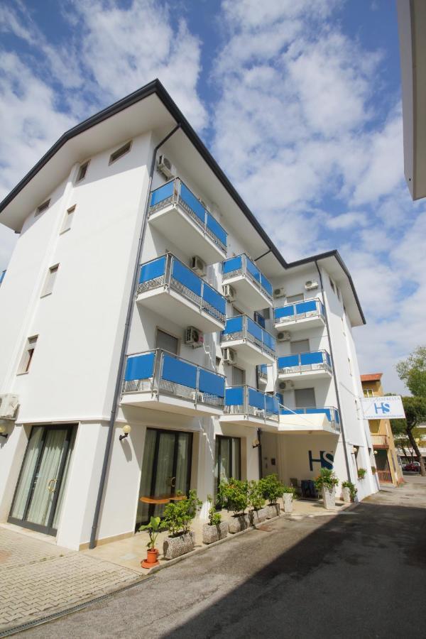Hotel Serenella Lido di Jesolo Buitenkant foto