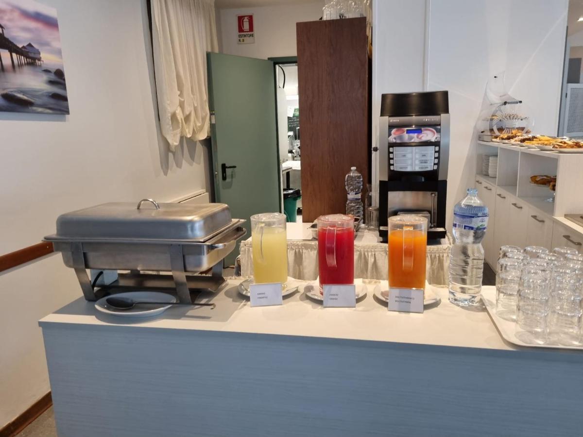 Hotel Serenella Lido di Jesolo Buitenkant foto
