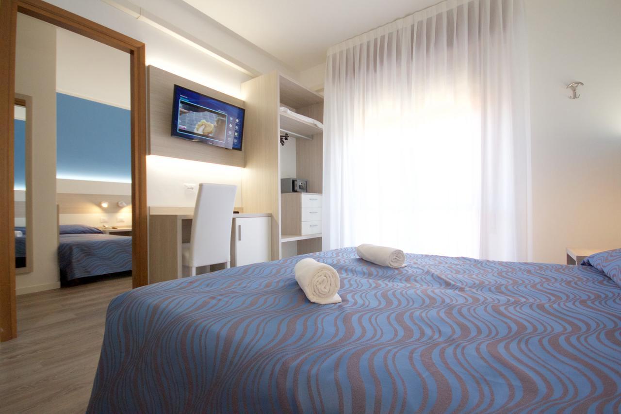 Hotel Serenella Lido di Jesolo Buitenkant foto