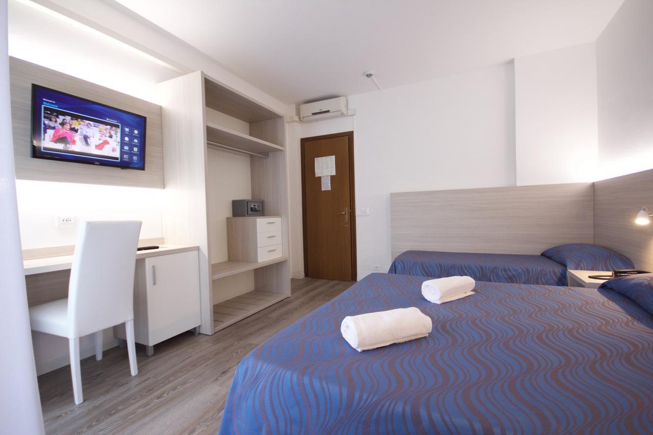 Hotel Serenella Lido di Jesolo Buitenkant foto