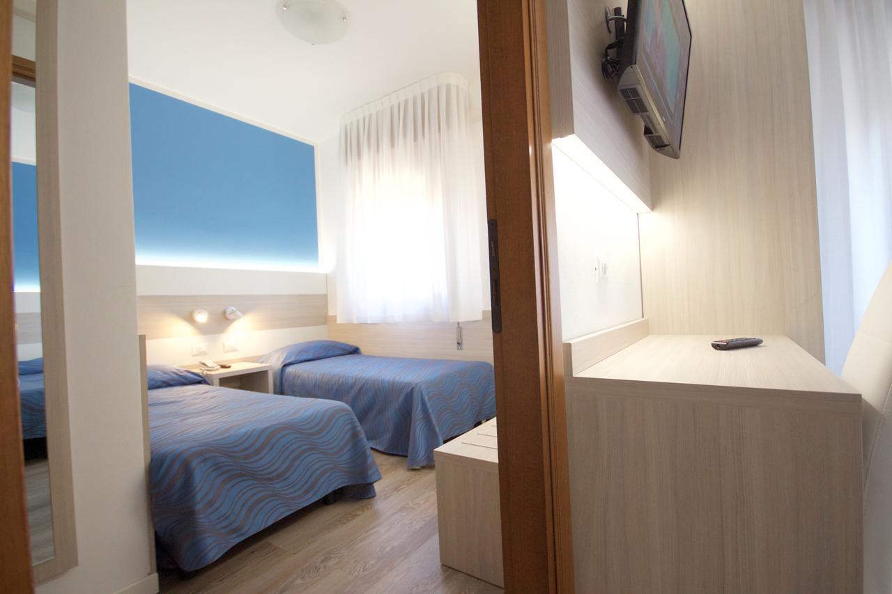 Hotel Serenella Lido di Jesolo Buitenkant foto