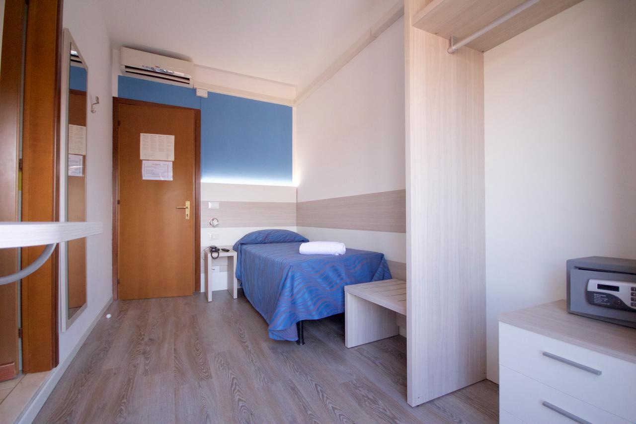 Hotel Serenella Lido di Jesolo Buitenkant foto