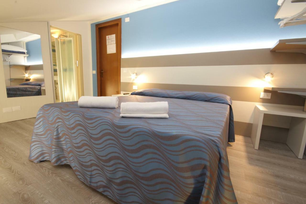 Hotel Serenella Lido di Jesolo Buitenkant foto